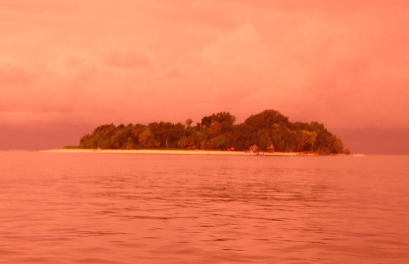 MaLaYsIa_-_PaLaU_SiPaDaN_-_PaLaU_MaBuL_15.JPG